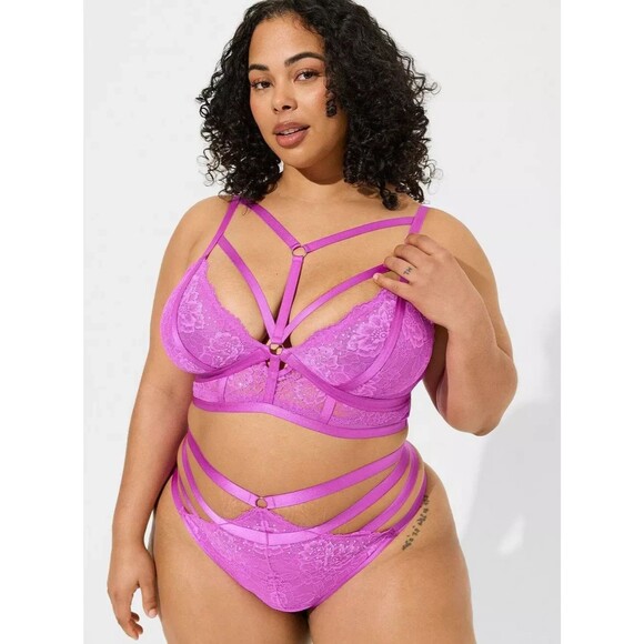 NWT Torrid Sent From Above Triangle Lace Bralette 3X / 22-24 Plus - Picture 3 of 3